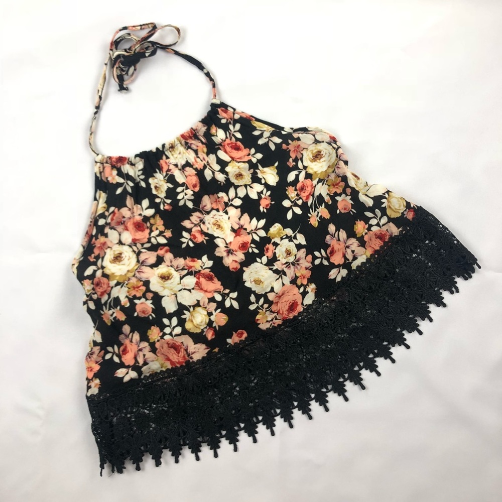 LA HEARTS | FLORAL HALTER CROP TOP IN A SMALL